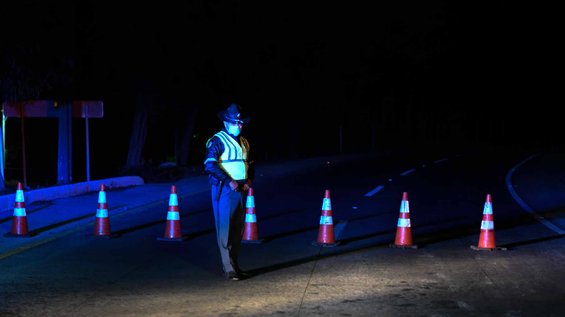 Image for the title: Thousands affected as quake hits Guatemala 
