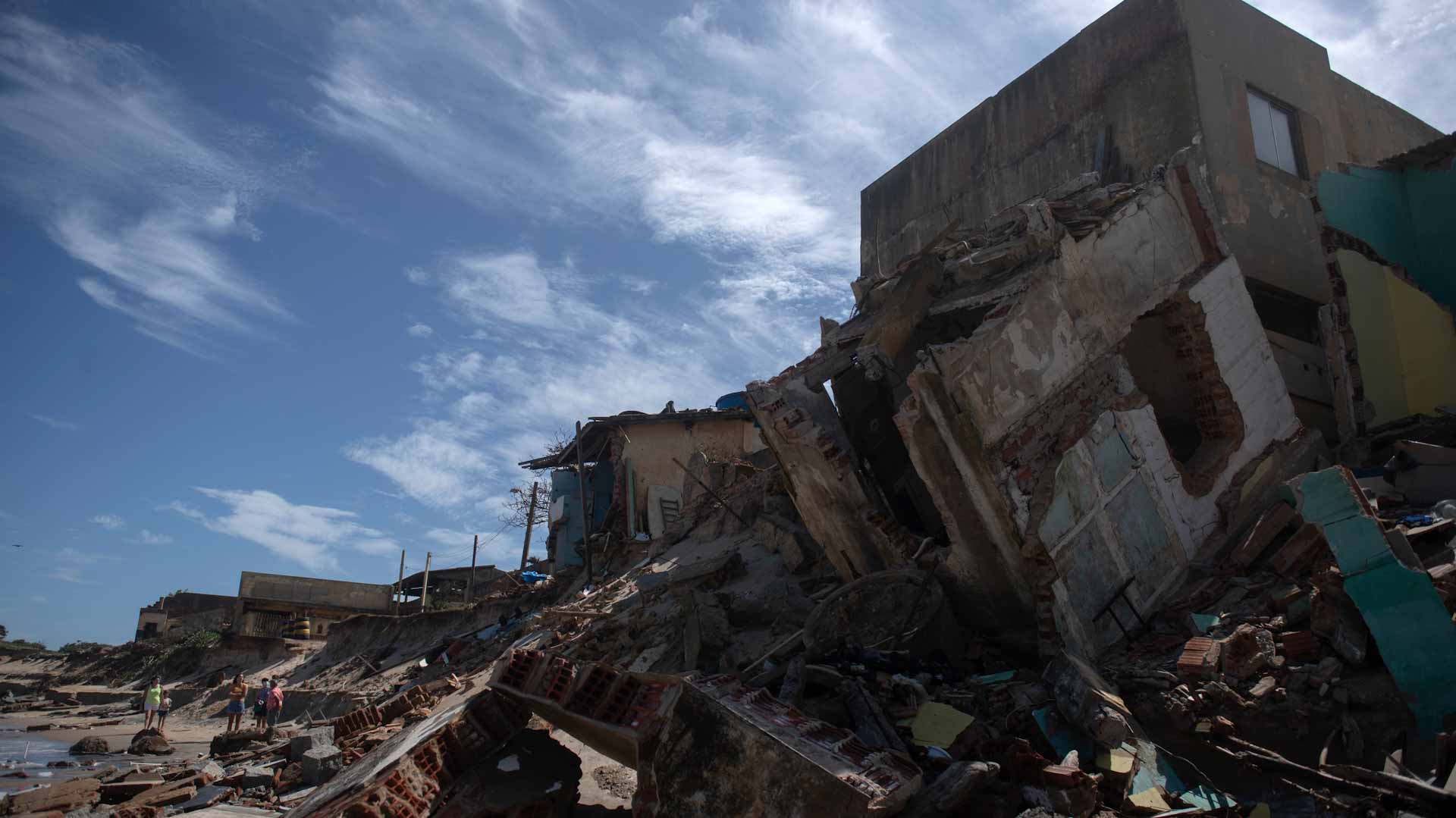 Image for the title: 18 dead in storms near Brazil's Rio de Janeiro: firefighters 