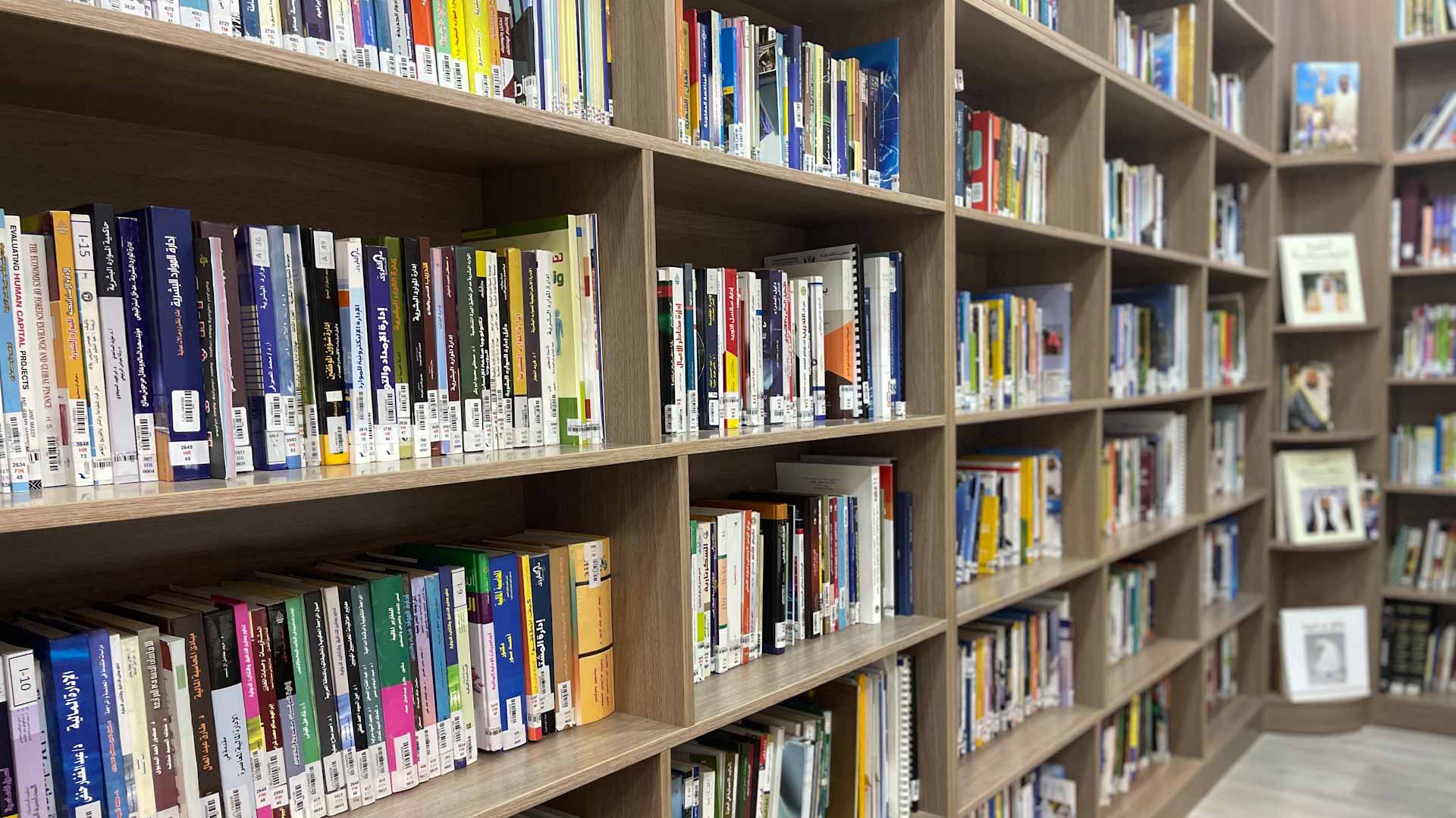 صورة بعنوان: "اجتماعية الشارقة".. اهتمام كبير بالدراسات المبنية على الواقع 