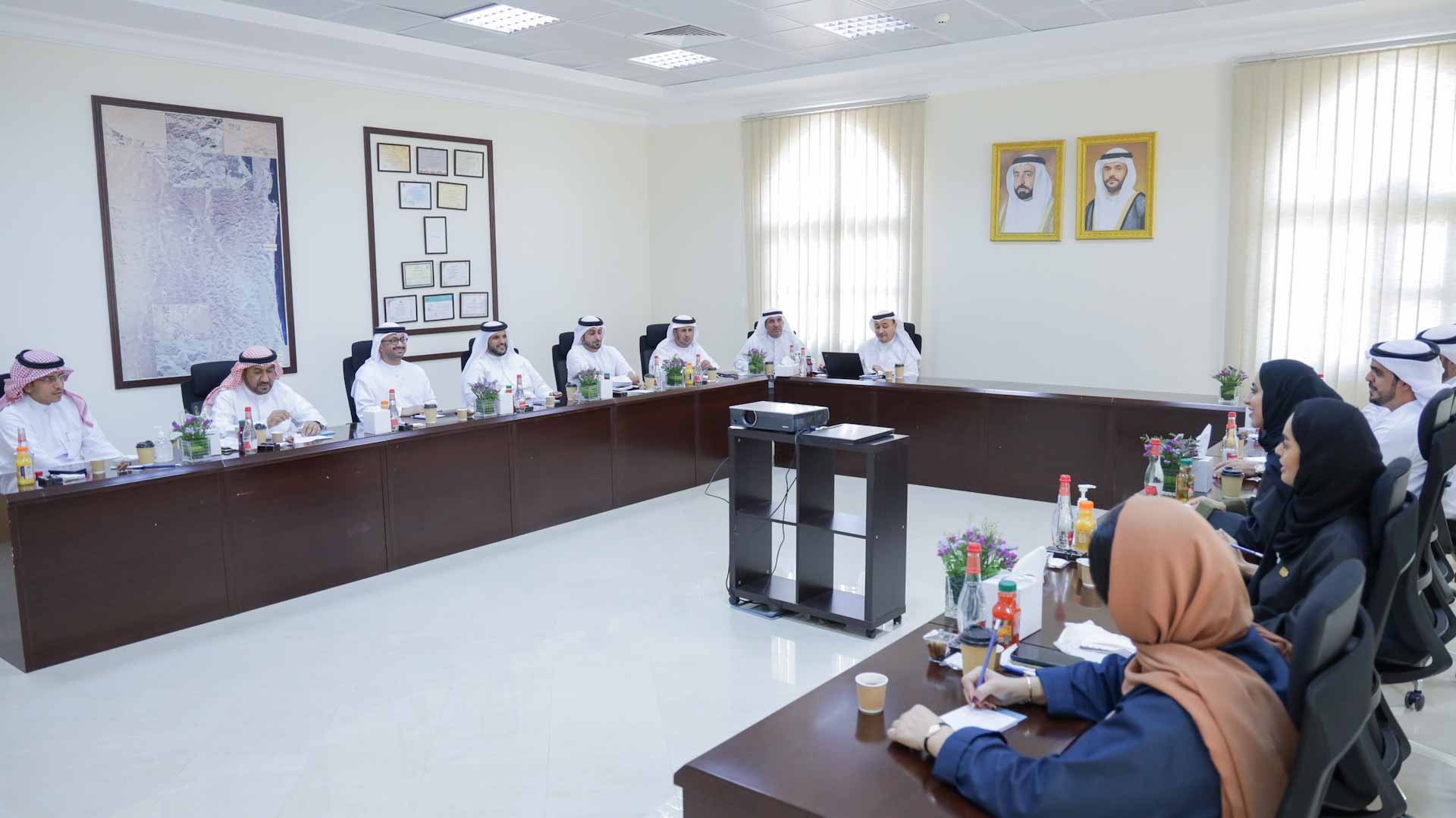 صورة بعنوان: "مرافق استشاري الشارقة" تبحث خطط التخطيط الحضري لمدينة كلباء  