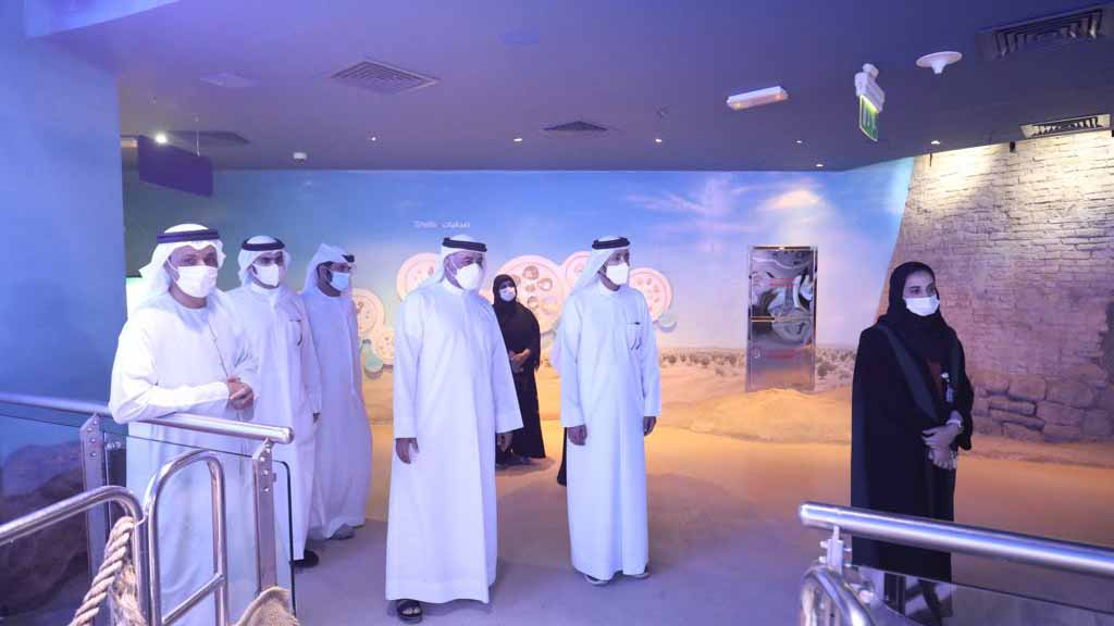 Image for the title: Al Khalidiya Council members visit Sharjah Aquarium 
