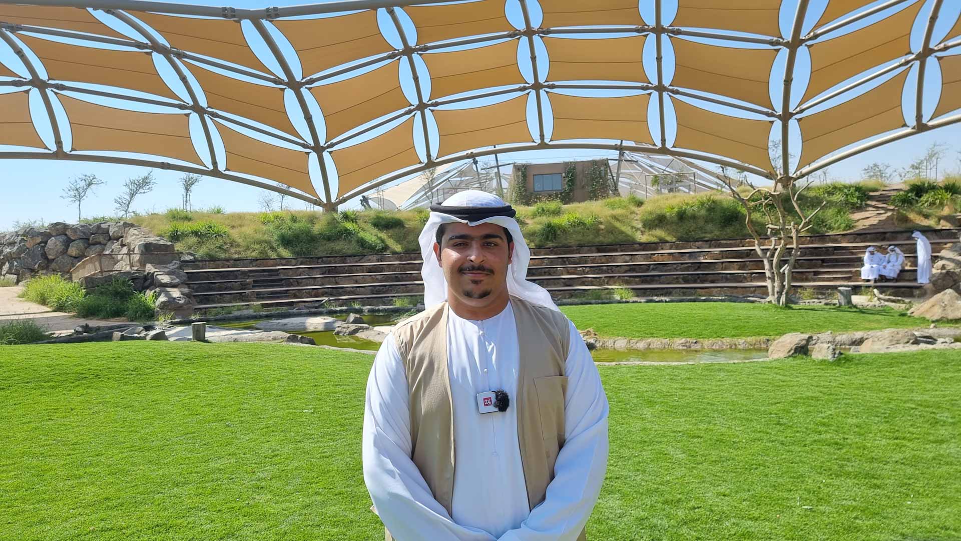 Image for the title: Safari receives its visitors with live shows of animals 