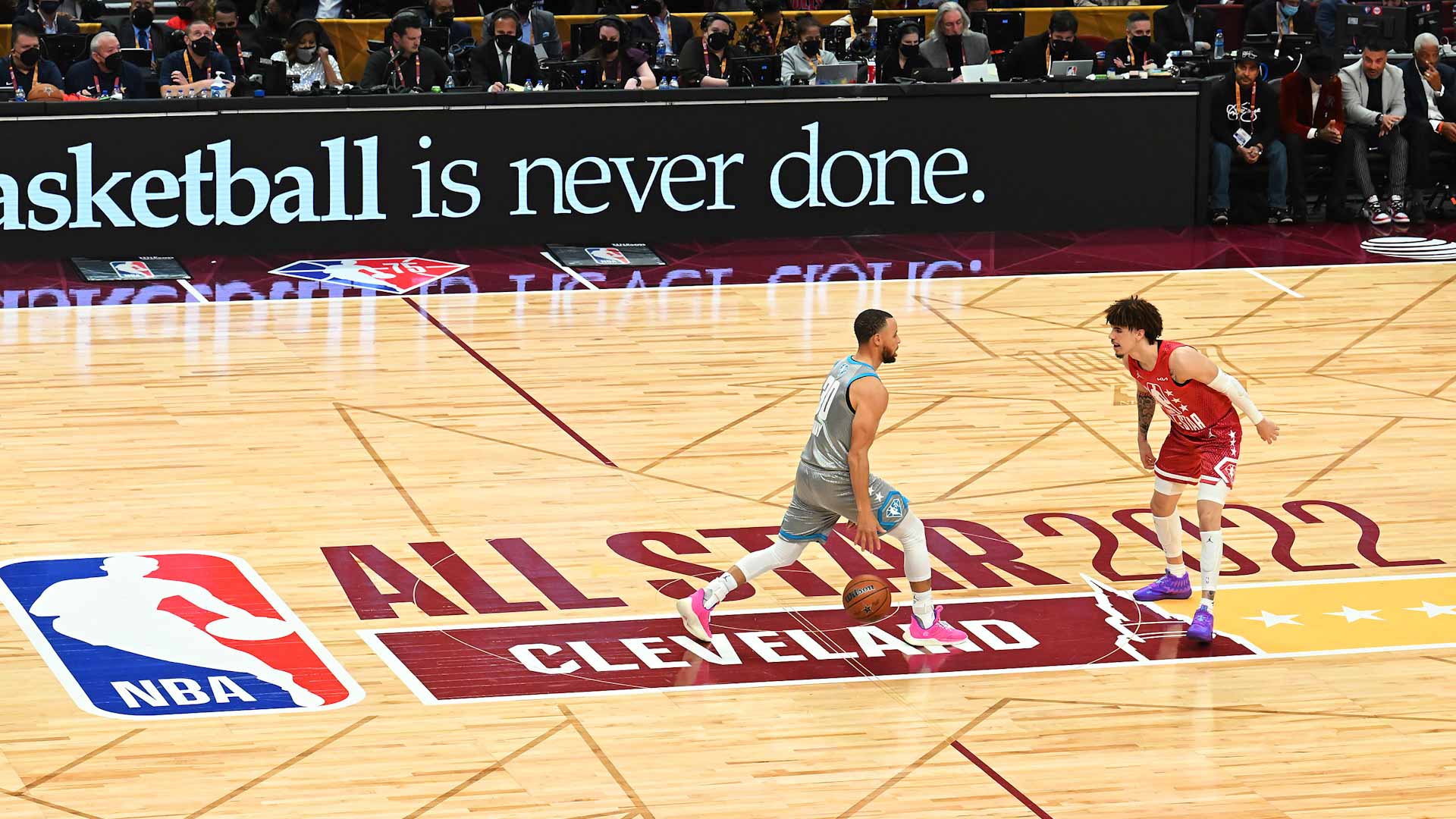 صورة بعنوان: فريق ليبرون يحسم مباراة كل النجوم في السلة الأميركية  