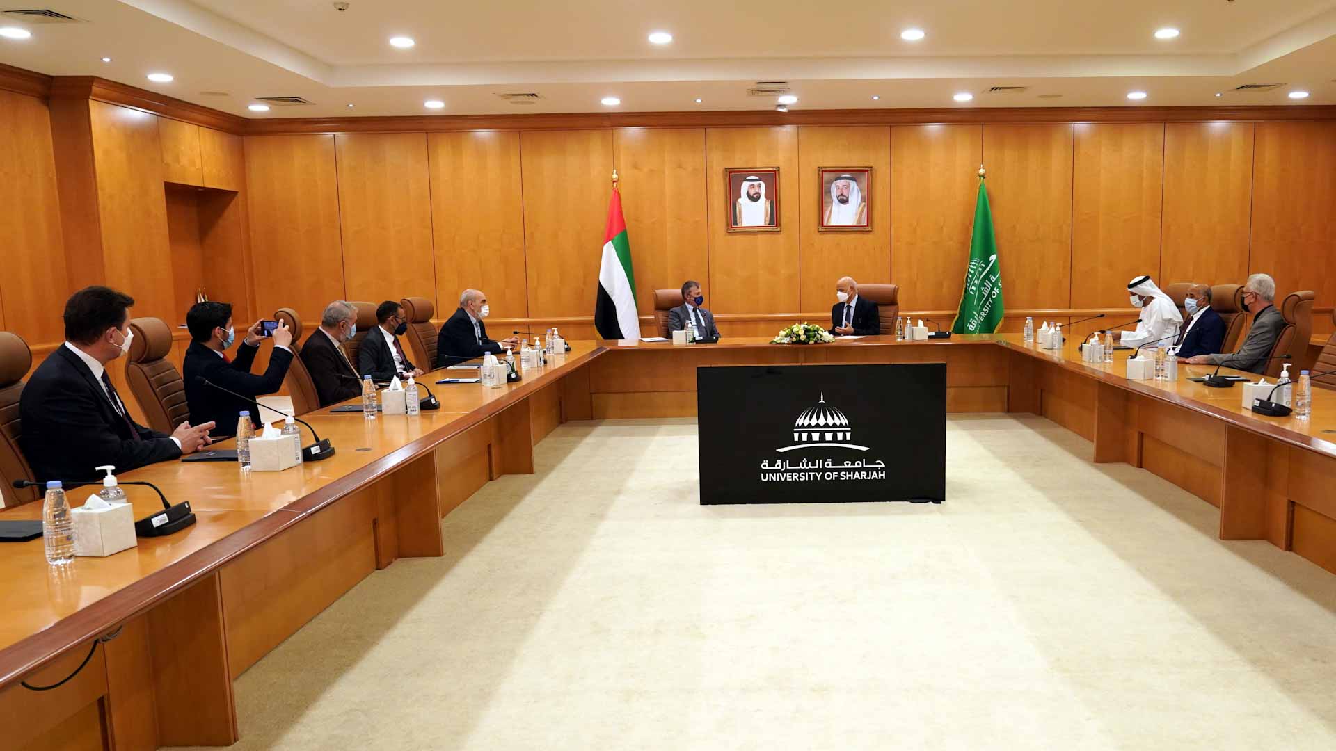 صورة بعنوان: جامعة الشارقة تستقبل سفير أوروبا ضمن مبادرة "لنتحدث الدبلوماسية" 