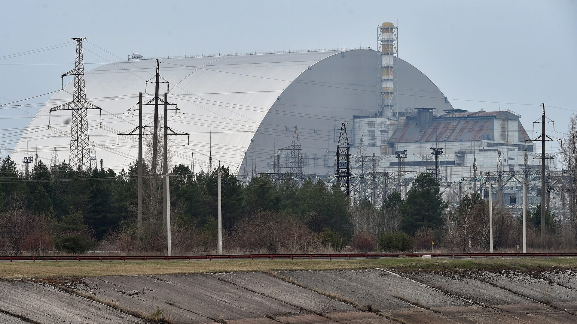 Image for the title: Ukraine says Russia forces capture Chernobyl power plant 