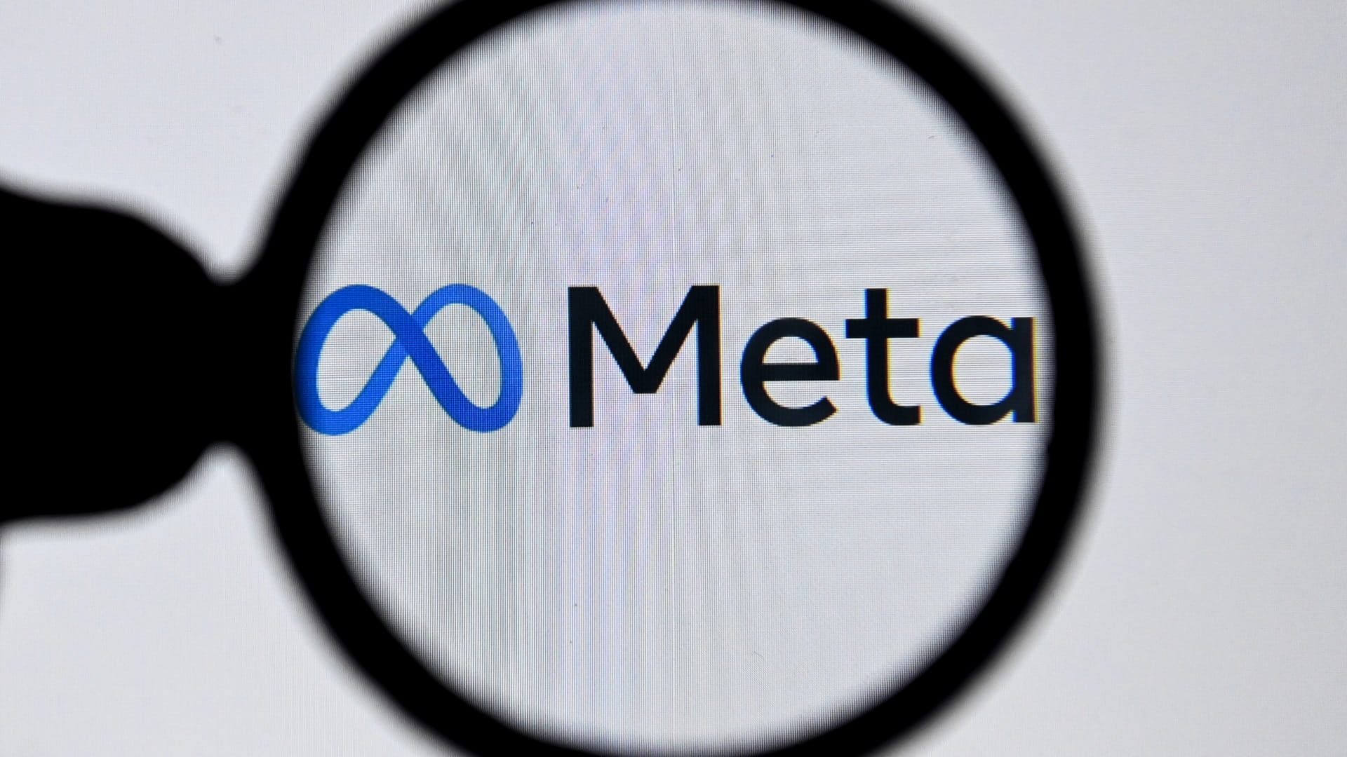 Image for the title: Russia to 'partially restrict' Facebook, citing censorship 