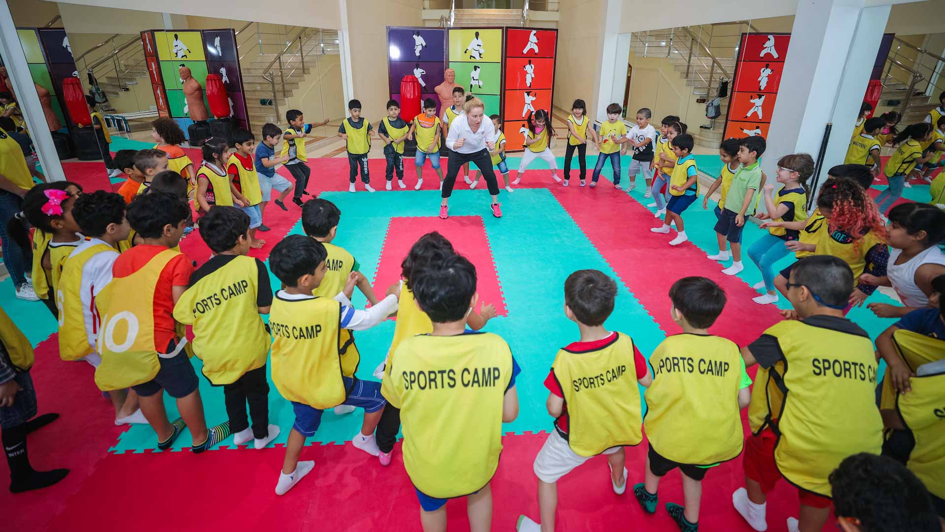 صورة بعنوان: الشارقة الرياضي للمرأة يفتح أبوابه مجدداً أمام المشتركات 