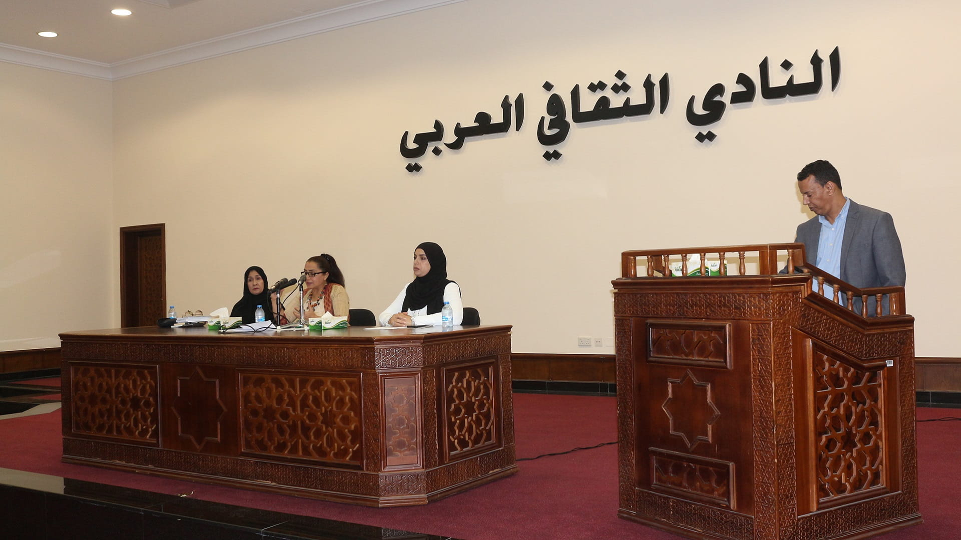 Image for the title: Distinctive eve of poetry at Sharjah's Arab Cultural Club 