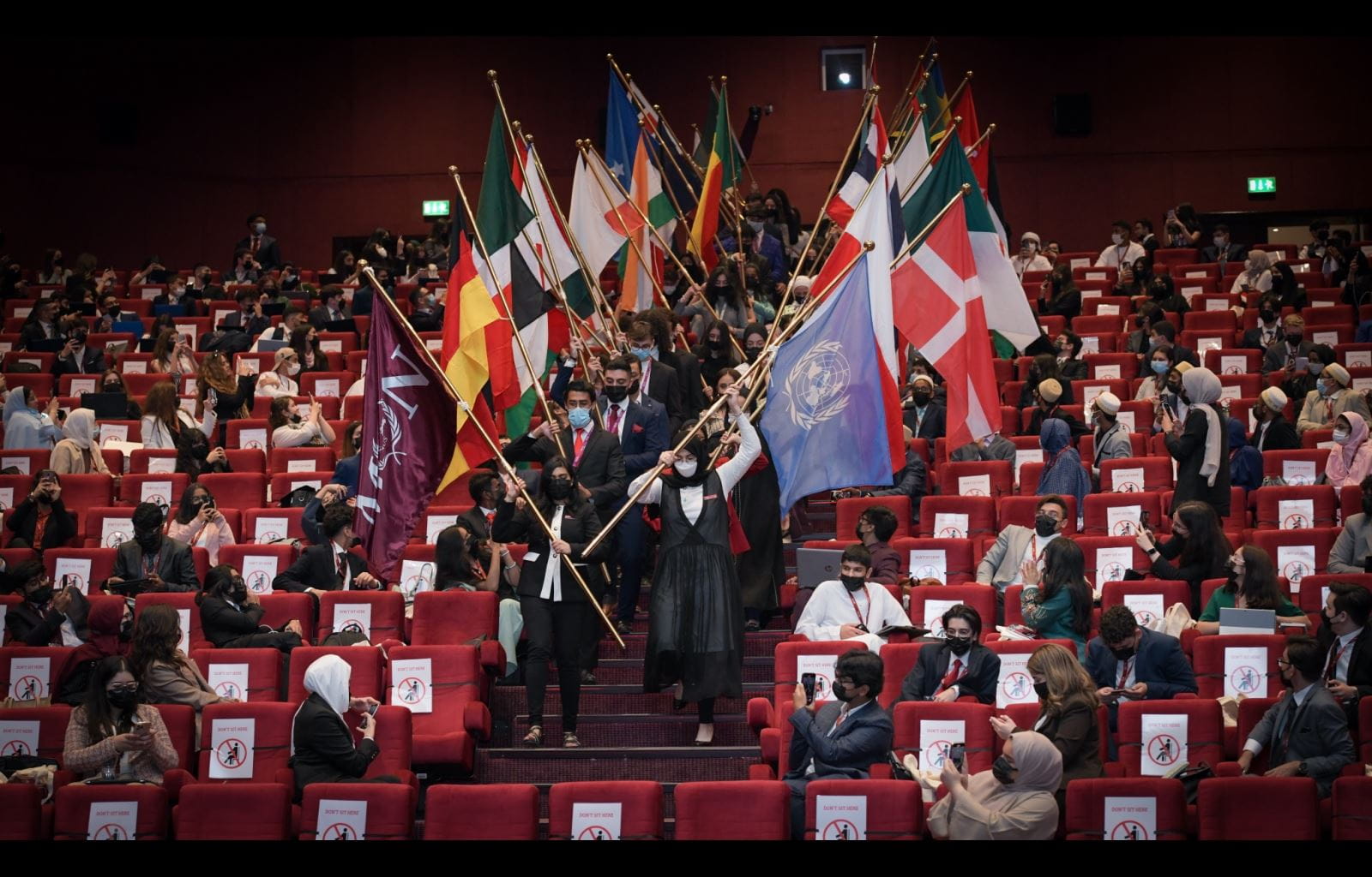 صورة بعنوان: 600 طالب يبحثون قضايا العالم بنموذج الأمم المتحدة بأميركية الشارقة 