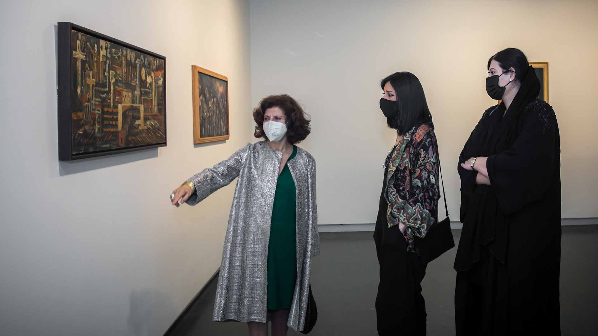 صورة بعنوان: حور القاسمي تدشن معرض الفنان اللبناني الراحل عارف الريس 