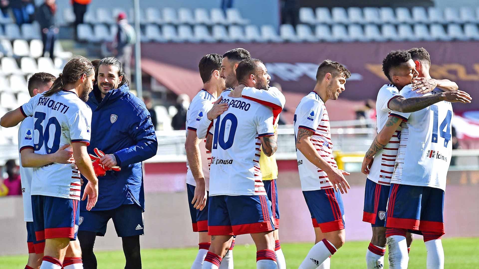 صورة بعنوان: كالياري ينعش آماله في البقاء بين الكبار في الدوري الإيطالي  