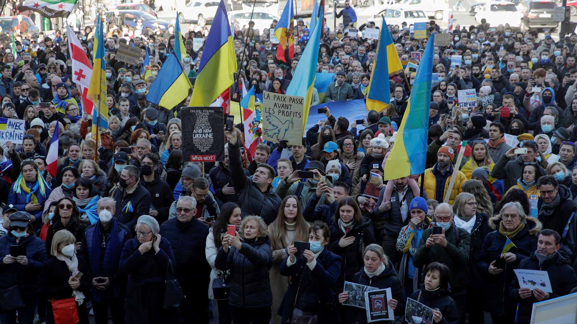 Image for the title: Thousands protest against Russia across European cities 