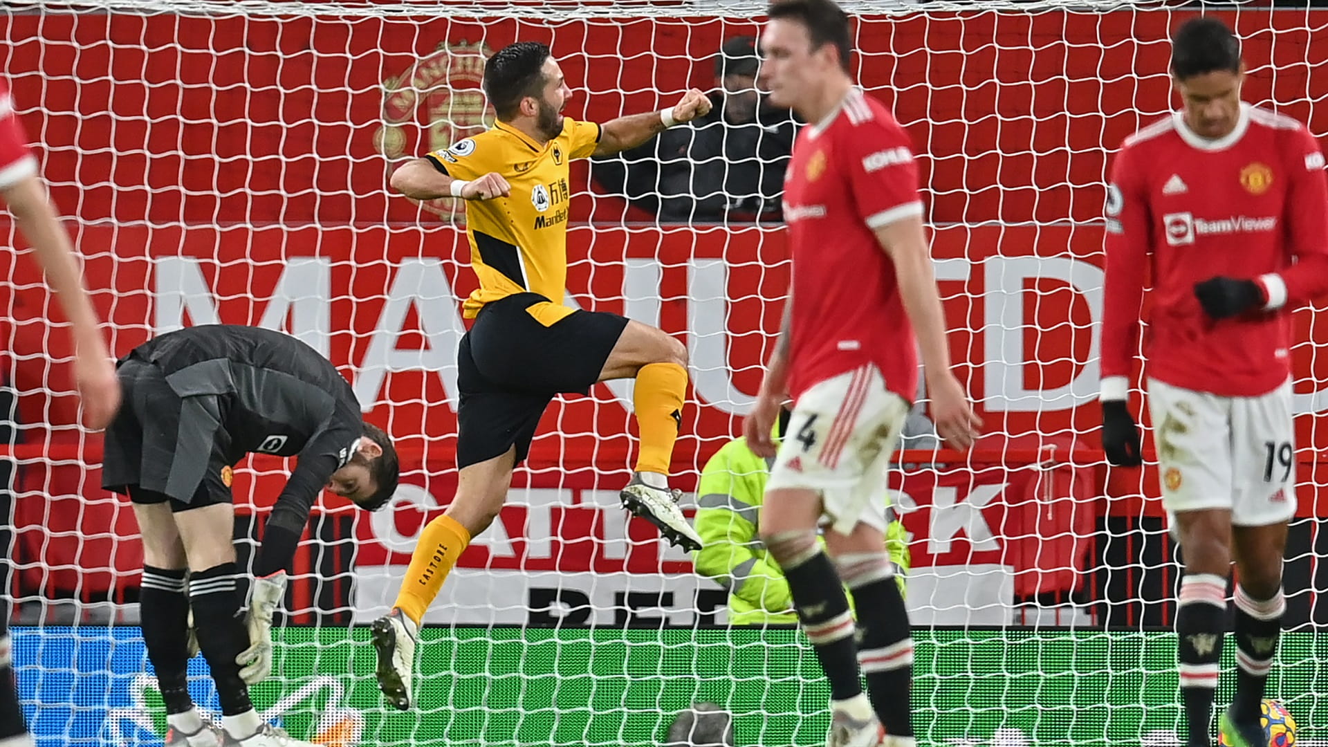 صورة بعنوان: مانشستر يونايتد يسقط أمام وولفرهامبتون في الدوري الإنجليزي 