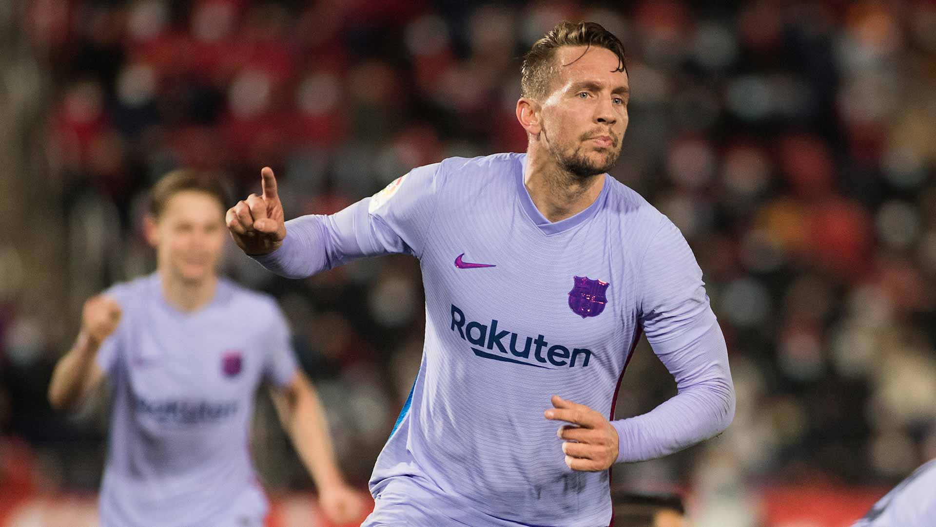 Image for the title: De Jong header gives Barcelona 1-0 win at Mallorca 