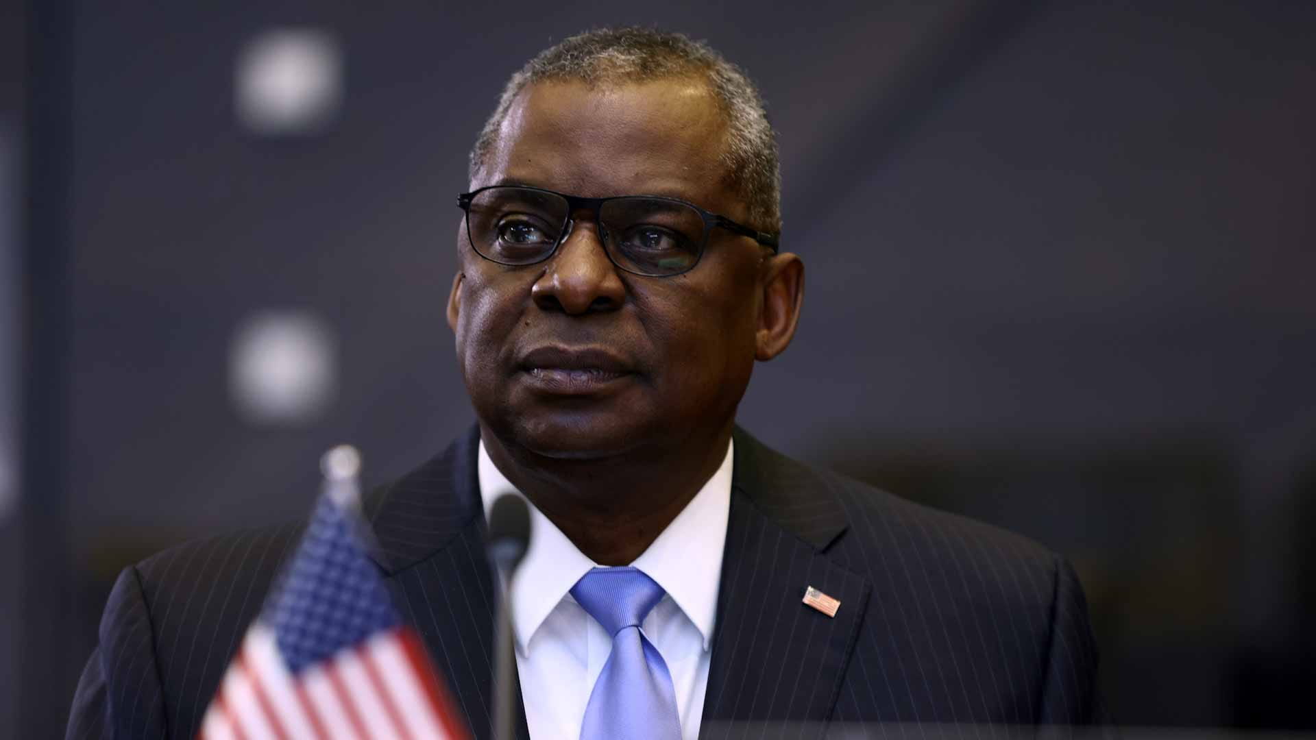 Image for the title: US Defense Secretary Austin contracts Covid-19 