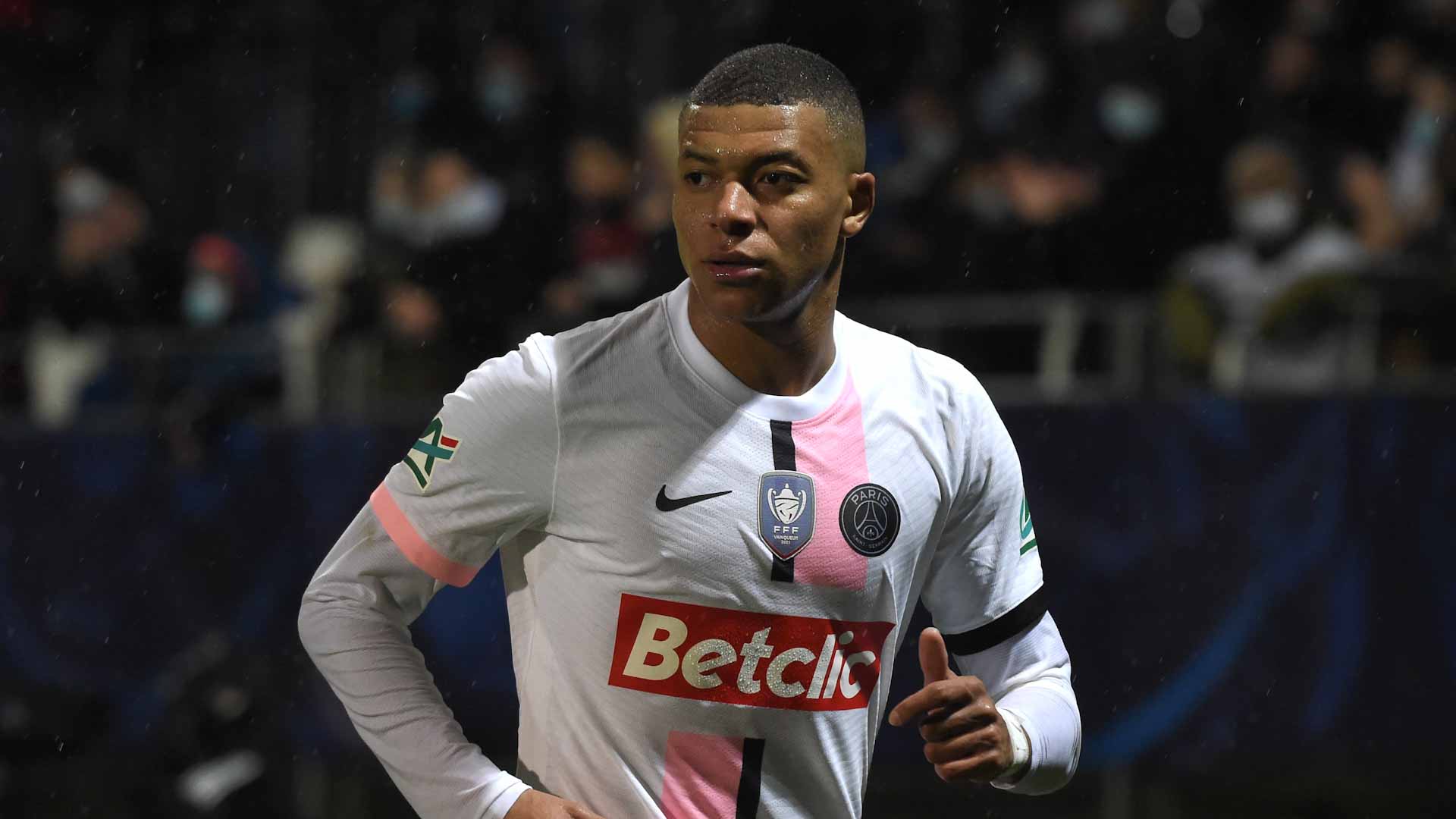 Image for the title: Mbappe hits treble as PSG stroll into French Cup last 16 