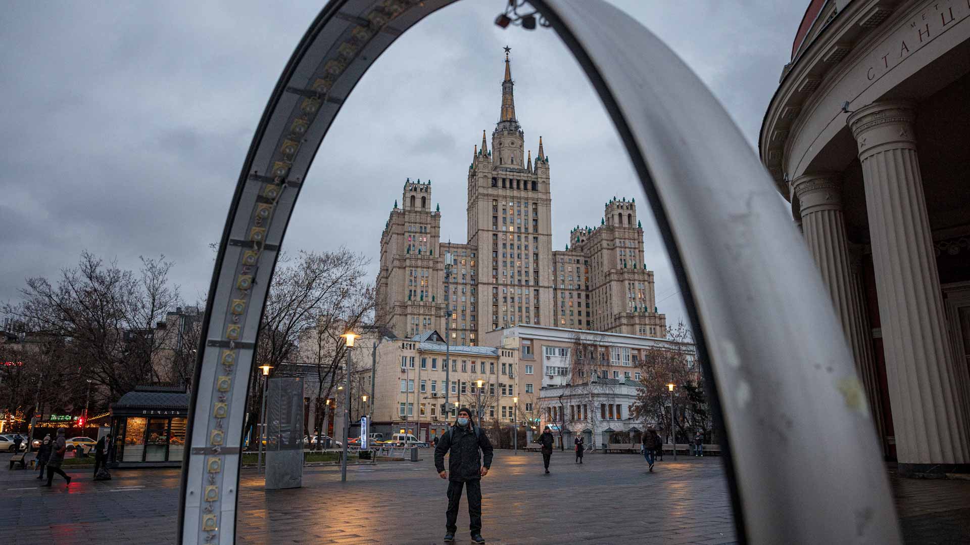 Image for the title: Russia reports 15,903 new cases of COVID-19 