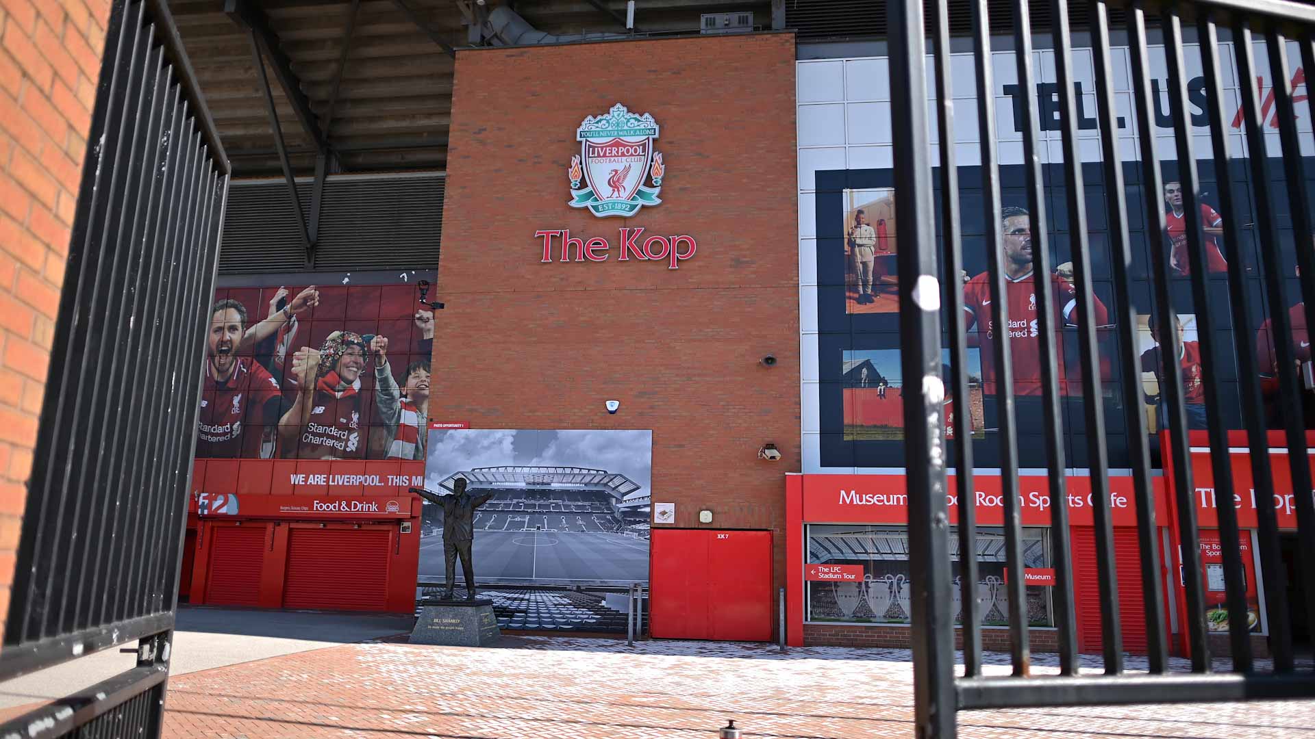 Image for the title: Liverpool temporarily close training ground as COVID19 cases rise 