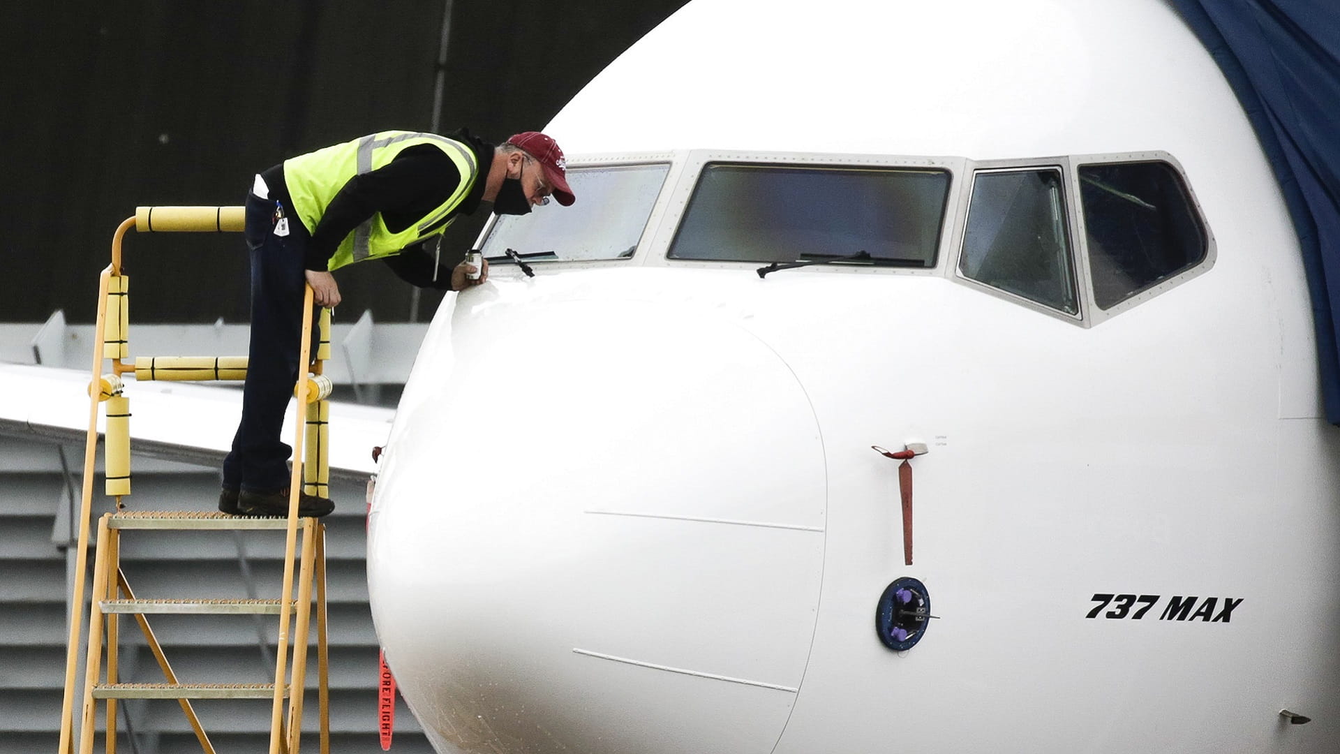 Image for the title: Allegiant Air orders 50 Boeing 737 MAX jets, options for 50 more 