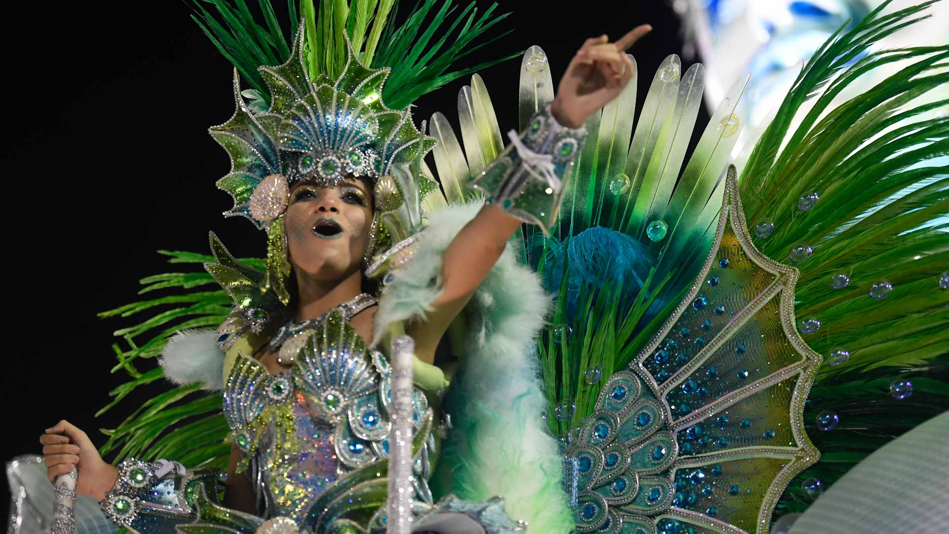 صورة بعنوان: بارتفاع إصابات كورونا...ريو تلغي المواكب المصاحبة لكرنفال المدينة‎ 