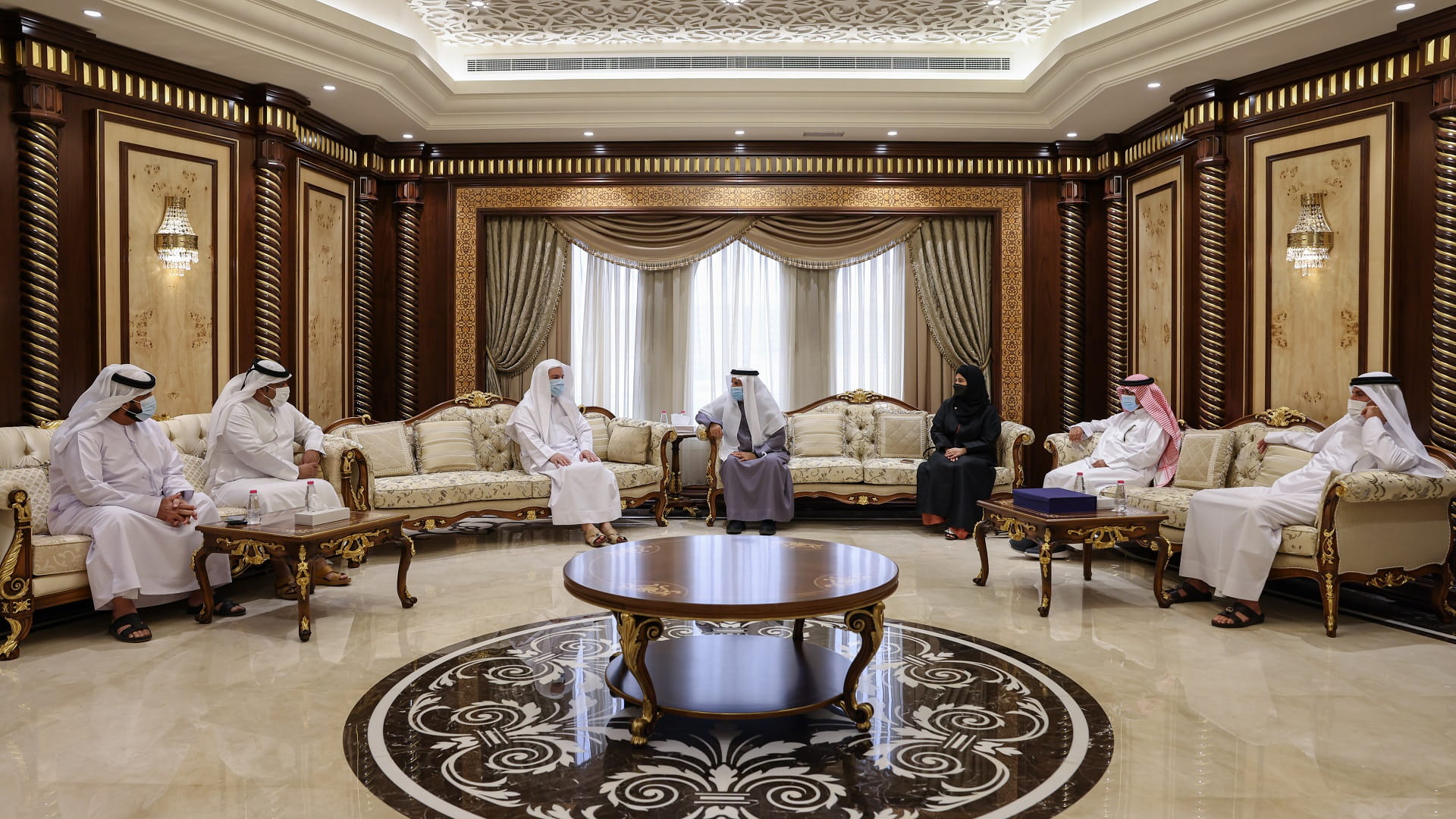 صورة بعنوان: وفد "بلدي خورفكان" يزور مجمع القرآن الكريم 