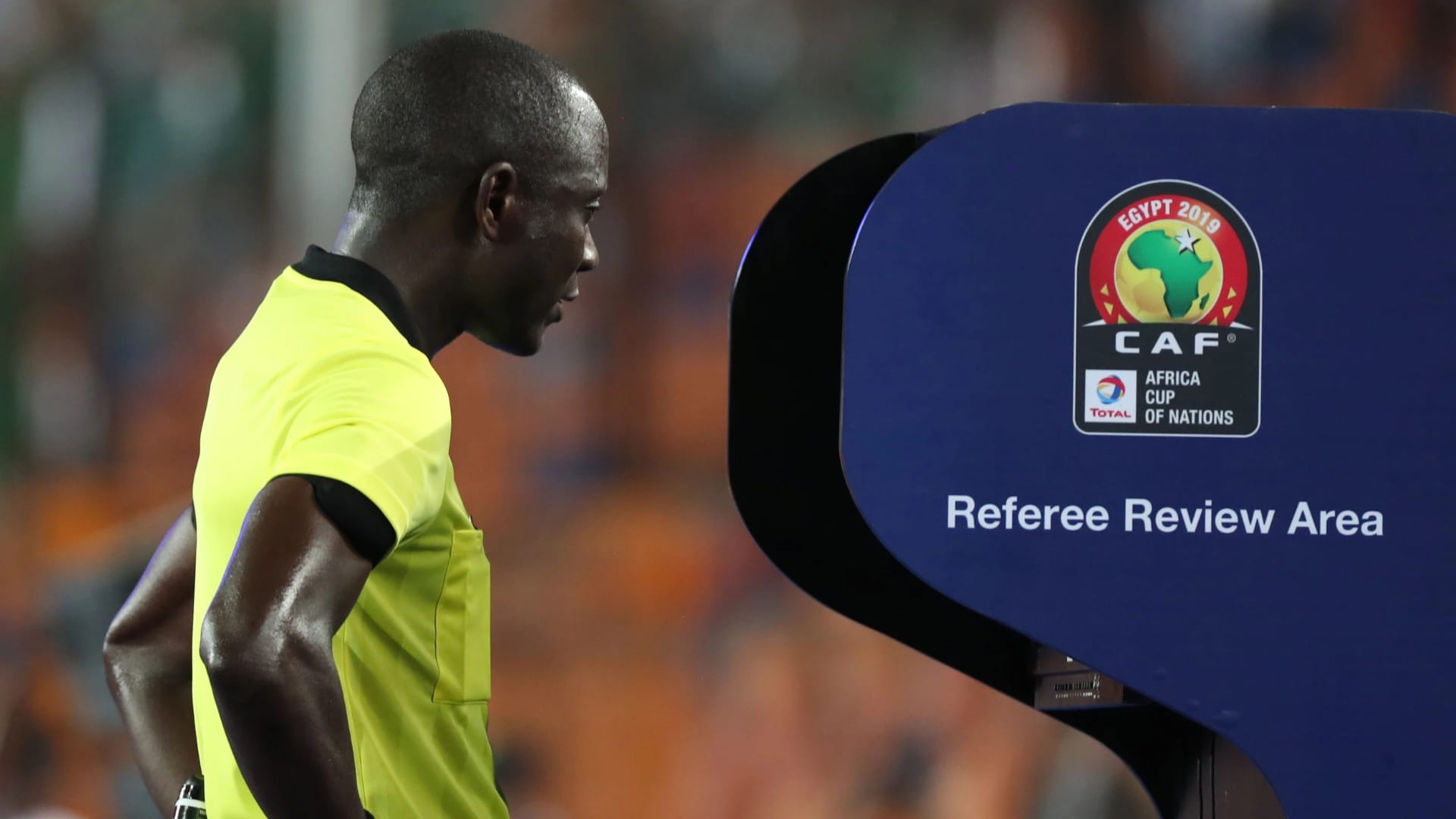 صورة بعنوان: الاتحاد الأفريقي يستخدم تقنية الفيديو في كأس الأمم بالكاميرون 