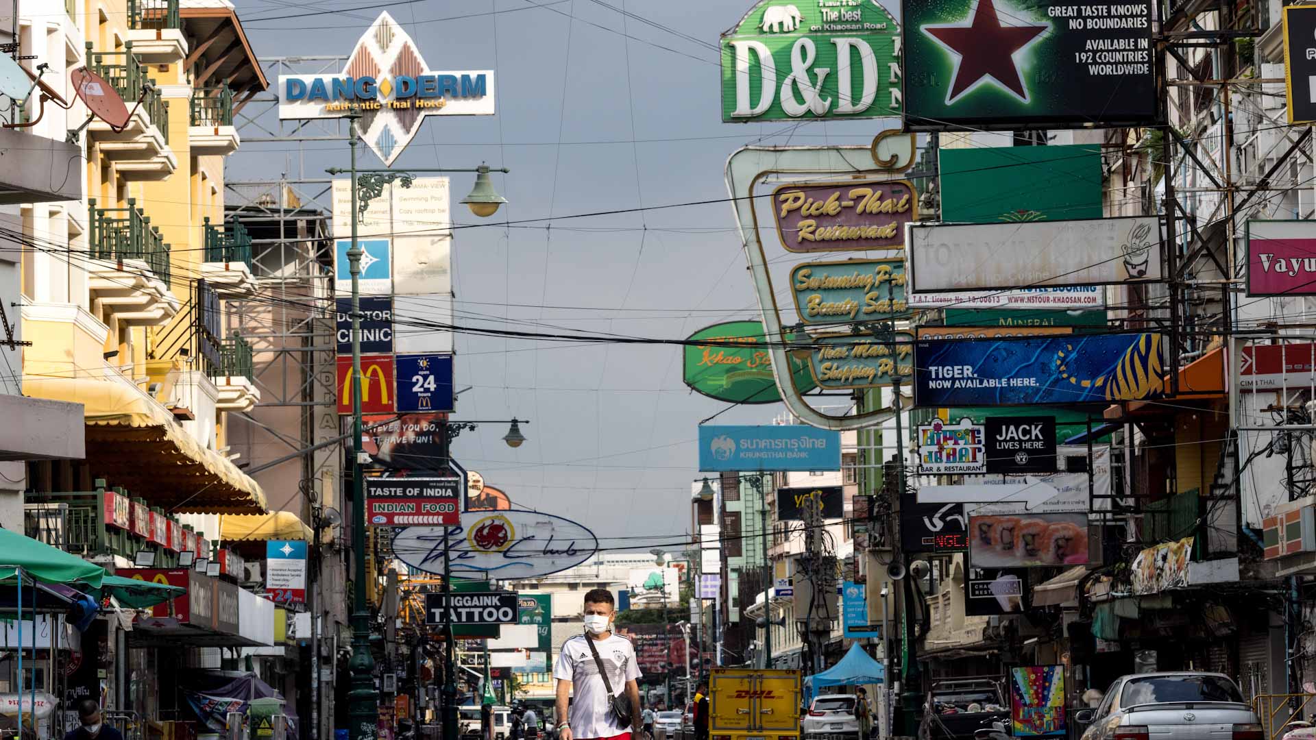 Image for the title: Thailand raises COVID-19 alert level due to Omicron spread 