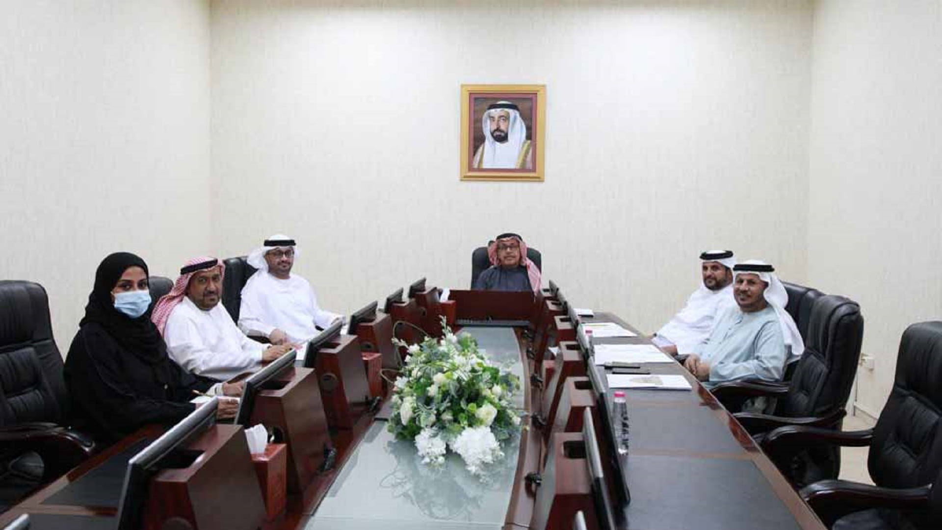 صورة بعنوان: لجنة المرافق بـ "استشاري الشارقة" تستعرض أعمالها لعام 2022  