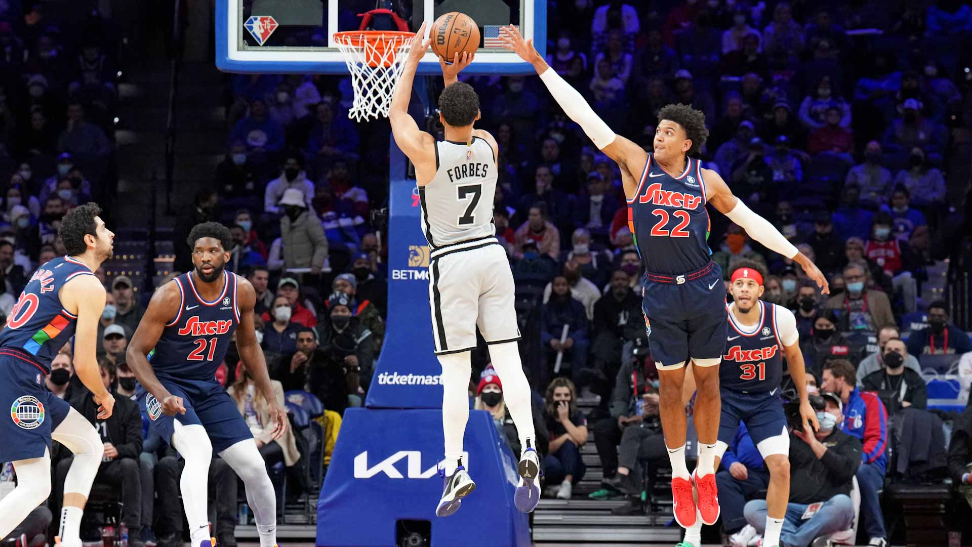 صورة بعنوان: فيلادلفيا يحقق فوزه السادس على التوالي في السلة الأميركية  