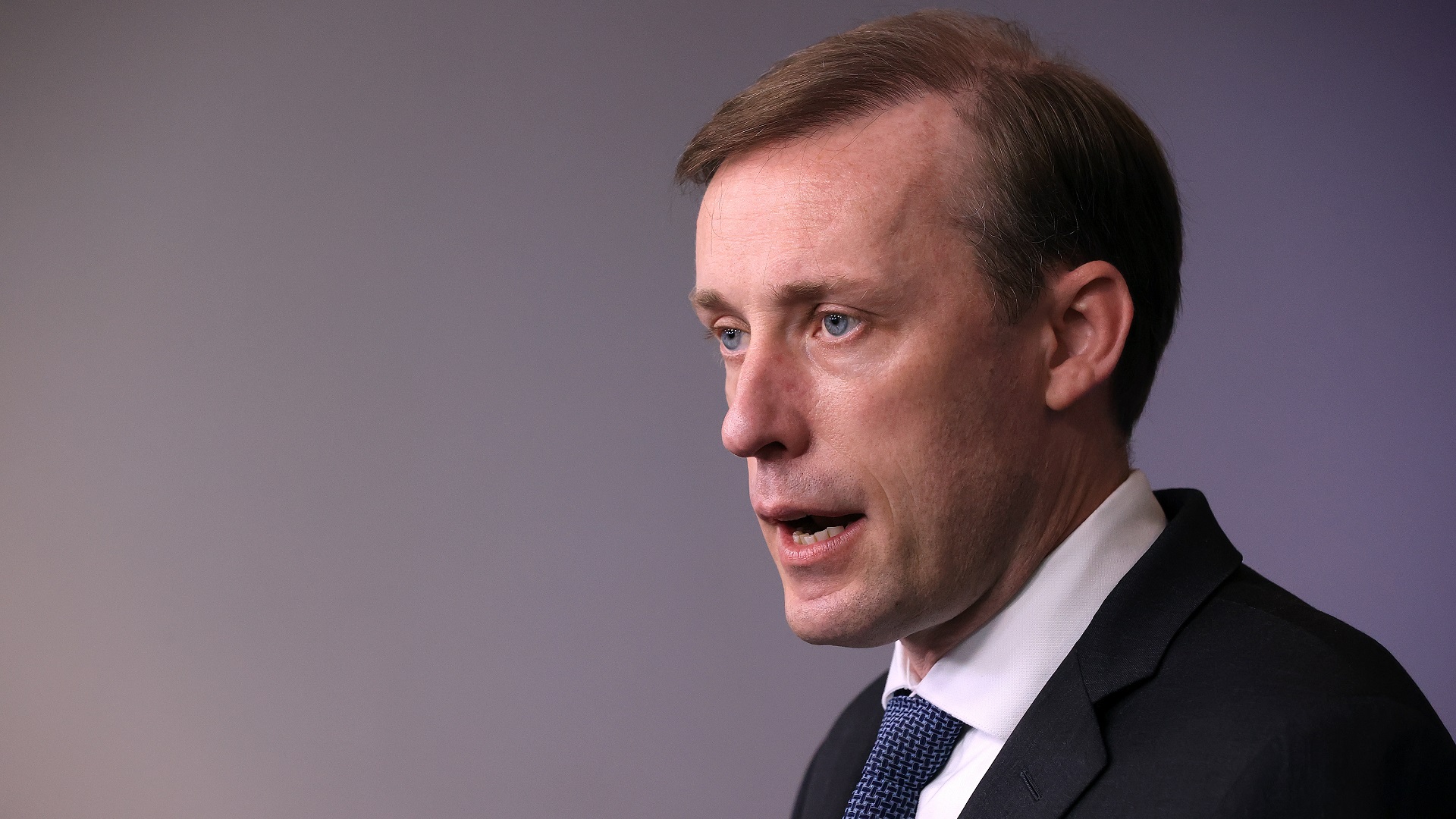 Image for the title: US warns Iran after regime sanctions 50 Americans 