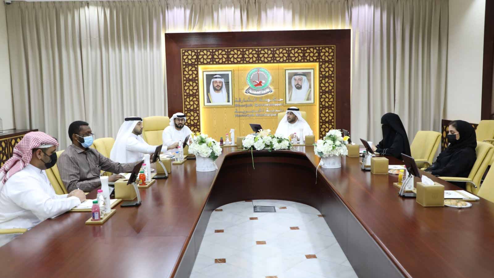 صورة بعنوان: "اجتماعية الشارقة" تزور 14 جهة حكومية لتفعيل قرار "التنفيذي" 