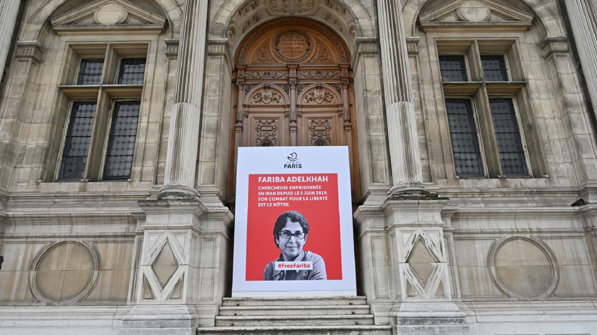 Image for the title: Iran sends French-Iranian academic back to prison 