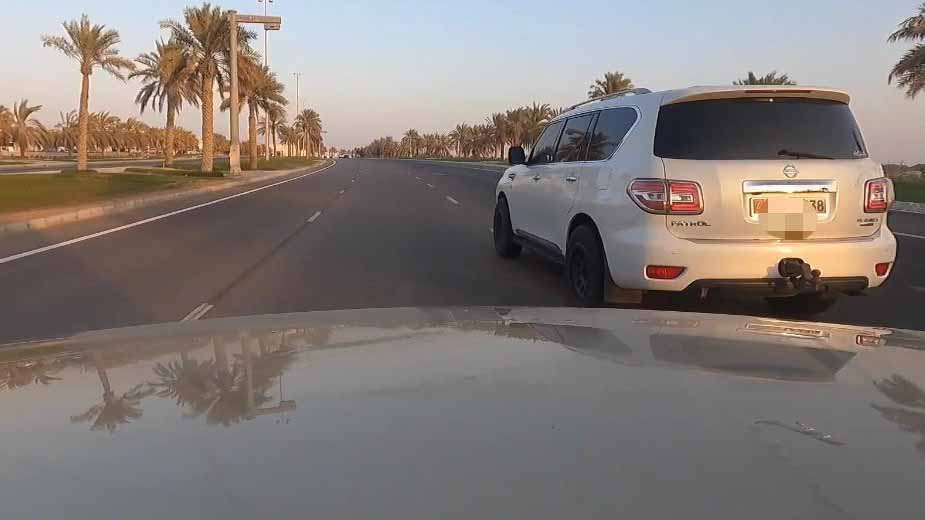 صورة بعنوان: أبوظبي..16378 مخالفة مرورية لعدم استعمال الإشارة عند تغيير الاتجاه 