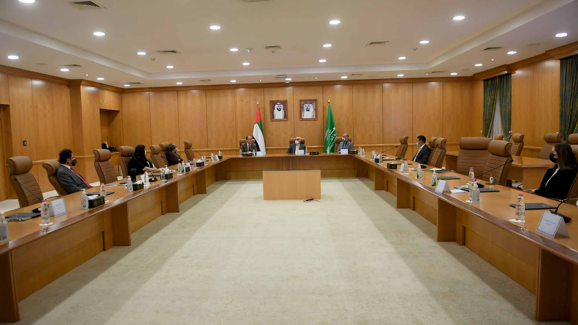 صورة بعنوان: تعاون بين كلية الصيدلة بجامعة الشارقة وشركات الصناعات الدوائية 