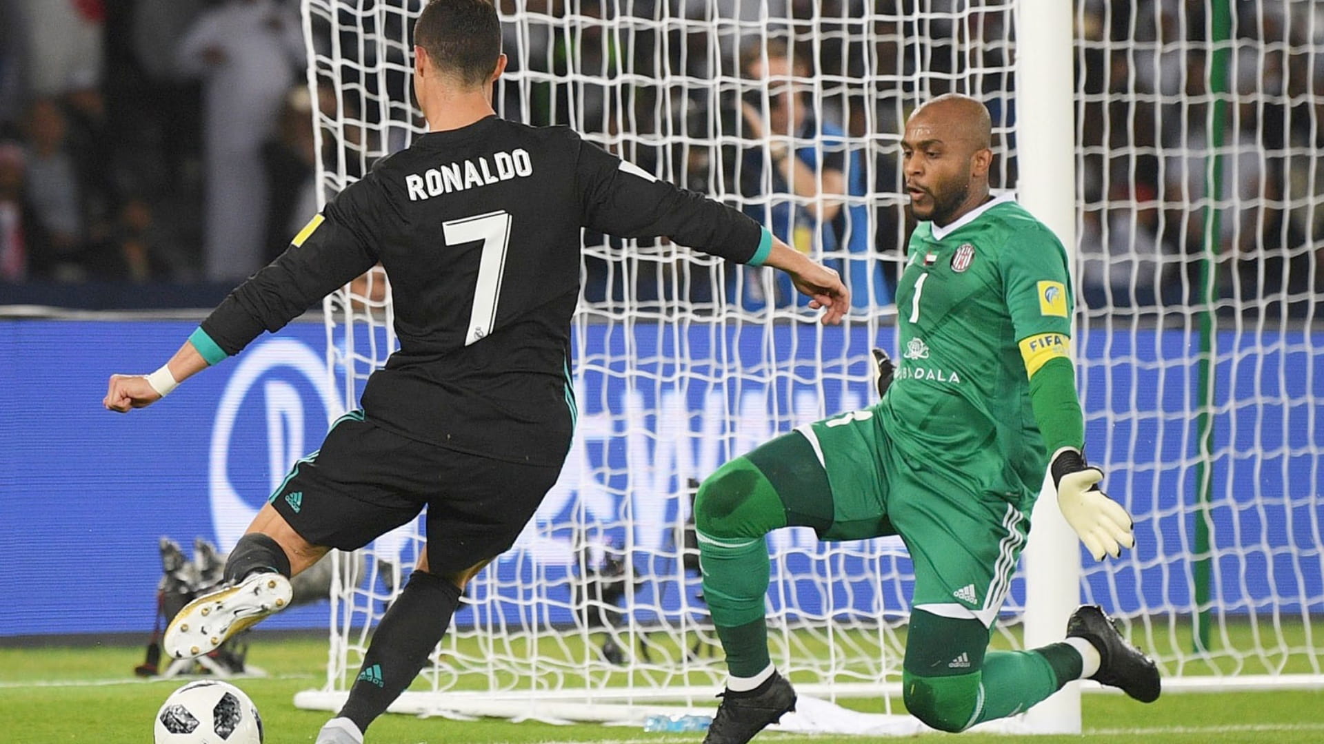 صورة بعنوان: الجماهير تترقب تألق 7 نجوم بمونديال الأندية في الإمارات 