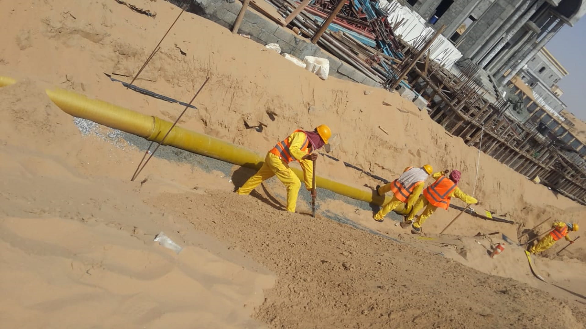 صورة بعنوان: كهرباء الشارقة تنجز مشروع تمديد شبكة مياه بالمورده 3 بضاحية السيوح 