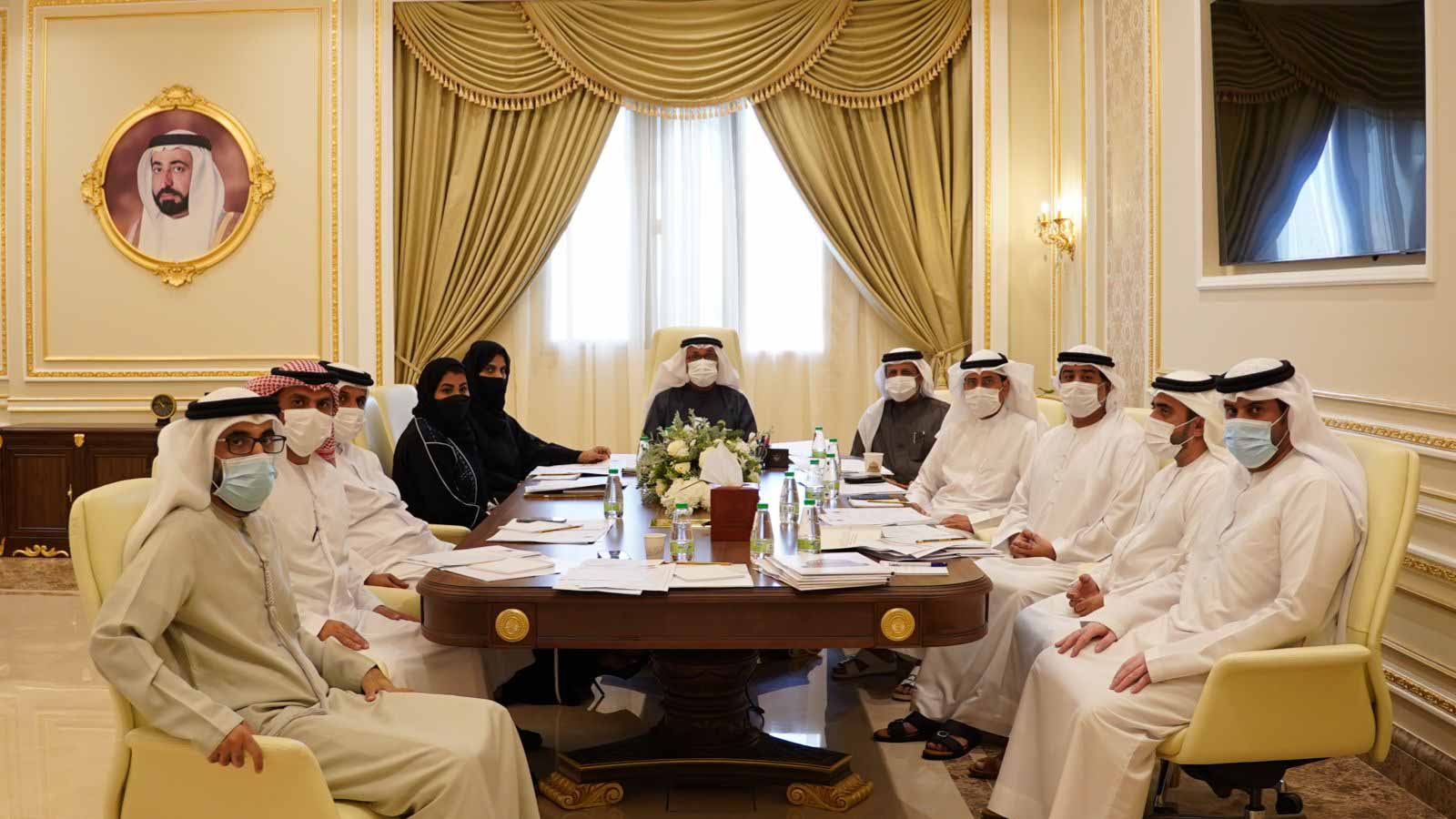صورة بعنوان: "هيئة استشاري الشارقة" تبحث خطط أعمال المجلس للعام 2022  