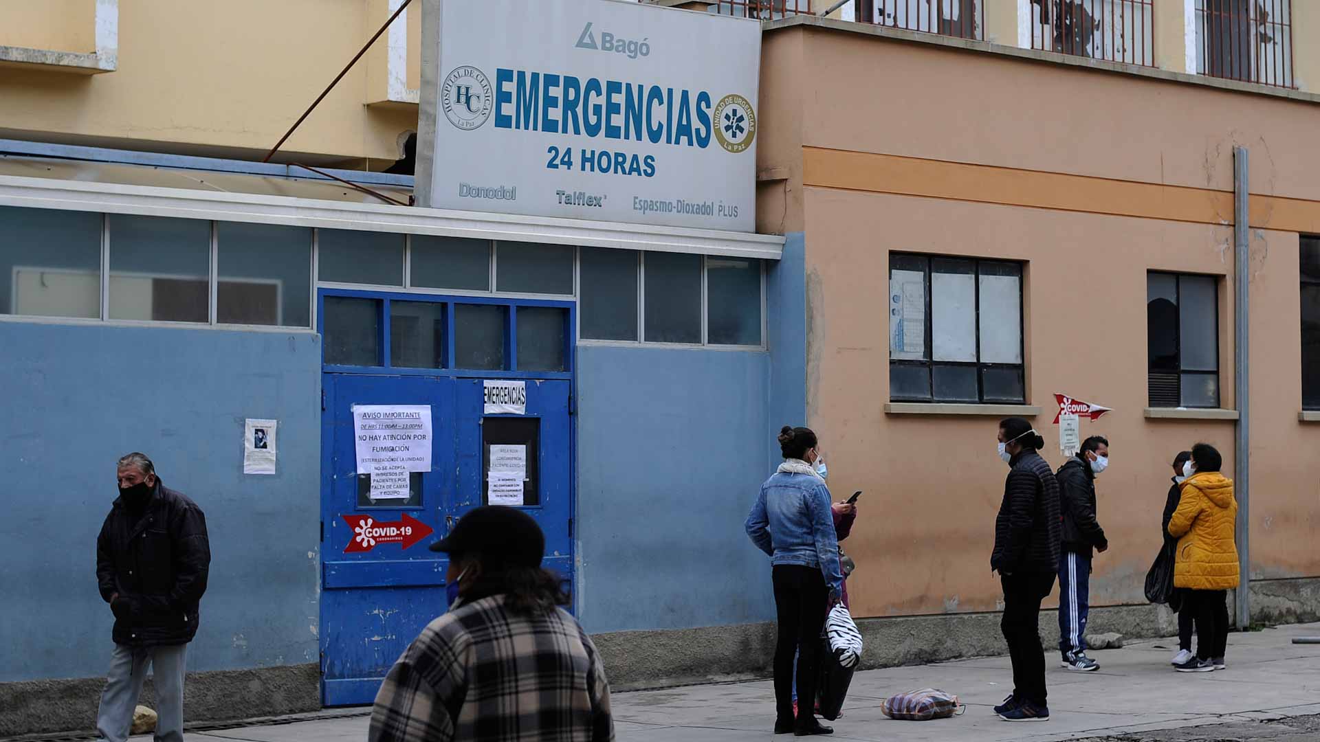 Image for the title: Bolivian hospitals under strain amid surge in new COVID-19 cases 