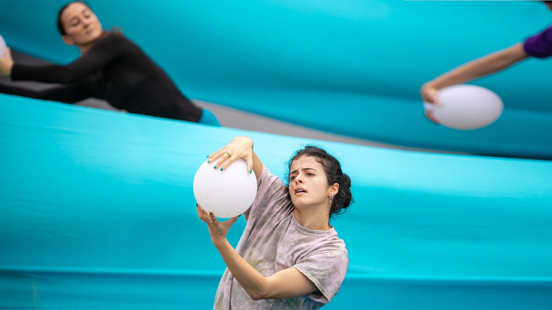 صورة بعنوان: عرض "سرد المكان" ينطلق الثلاثاء على مسرح المجاز بالشارقة 