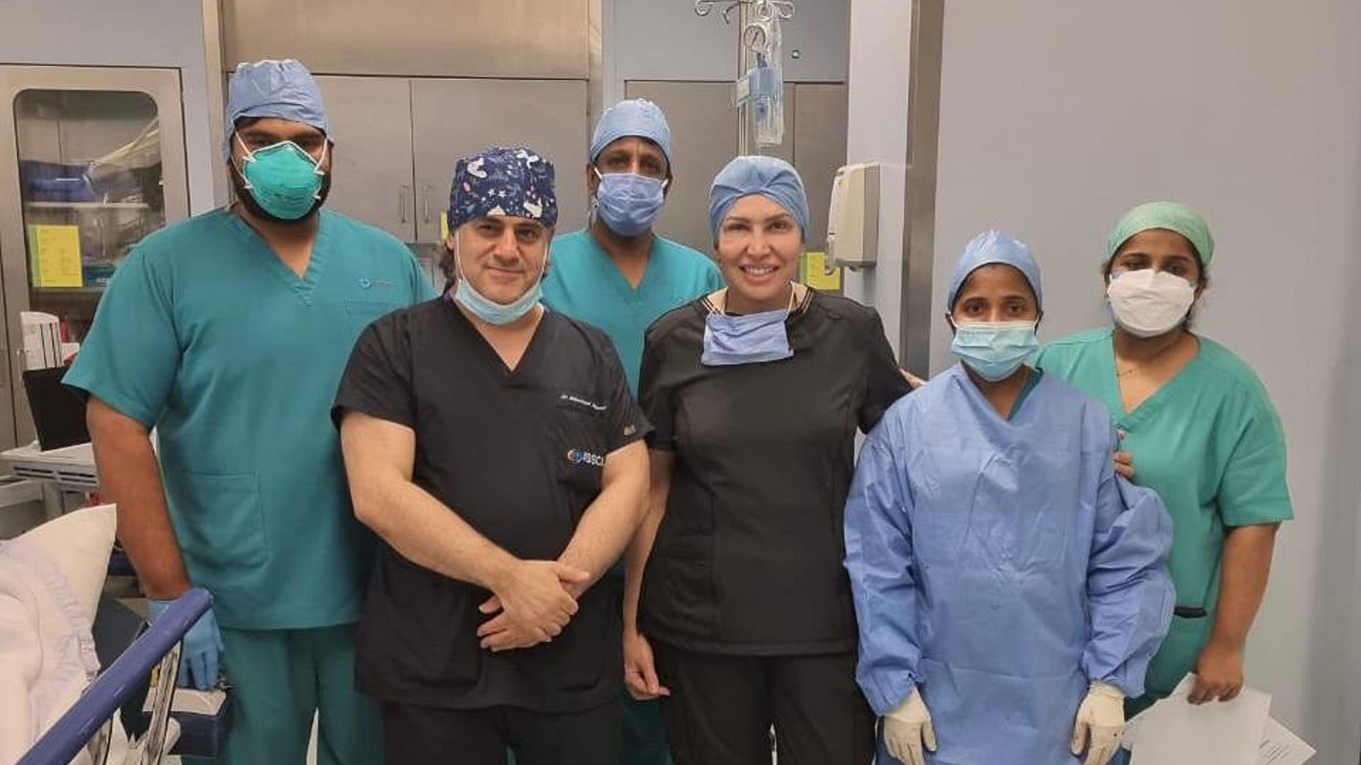 صورة بعنوان: أطباء مستشفى أن أم سي رويال بالشارقة يعيدون الأمل لامرأة أربعينية 