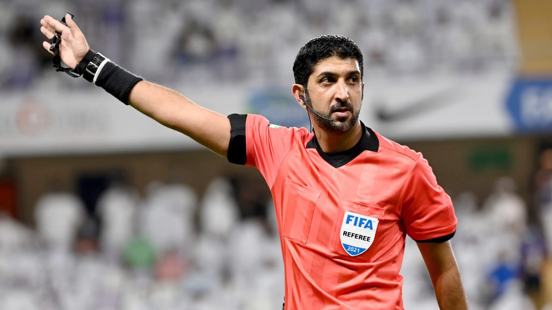 صورة بعنوان: صافرة إماراتية لإدارة مباراة عُمان وأستراليا في تصفيات كأس العالم 