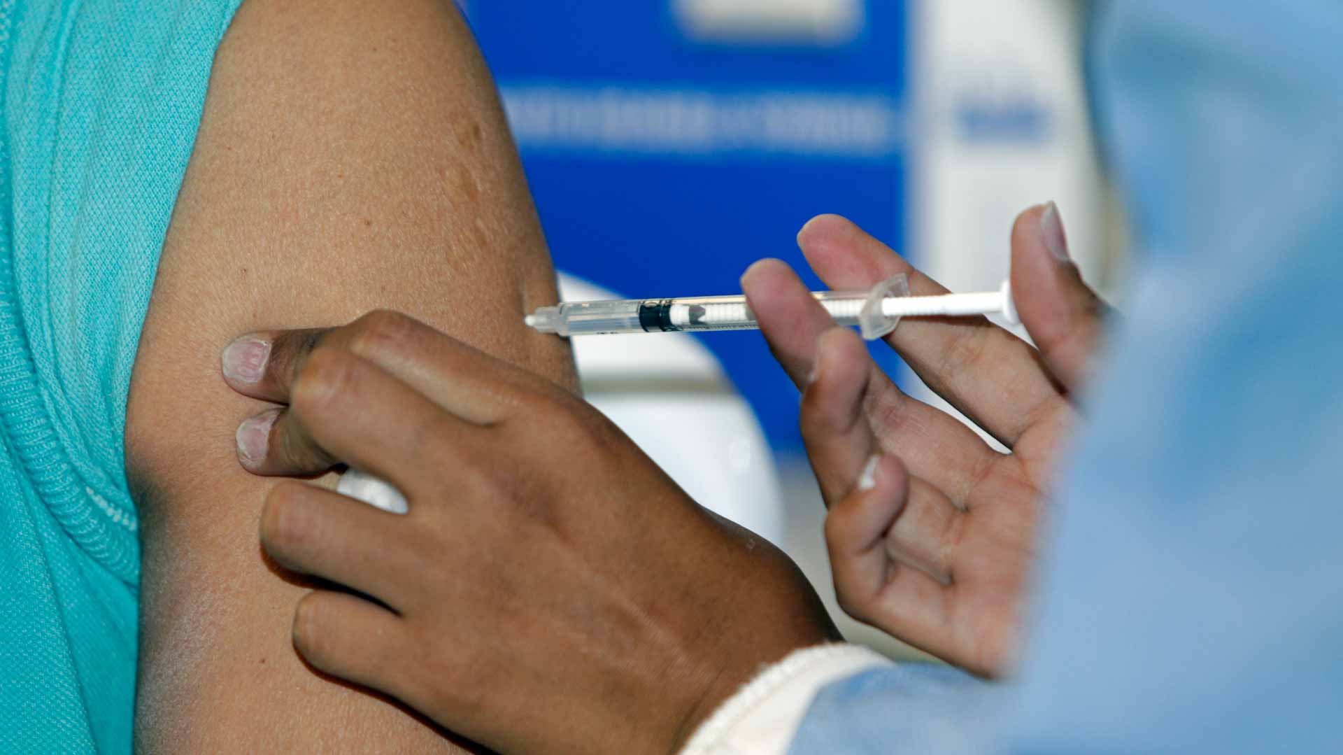 Image for the title: Oxford Biomedica signs new deal to make AstraZeneca COVID shot 