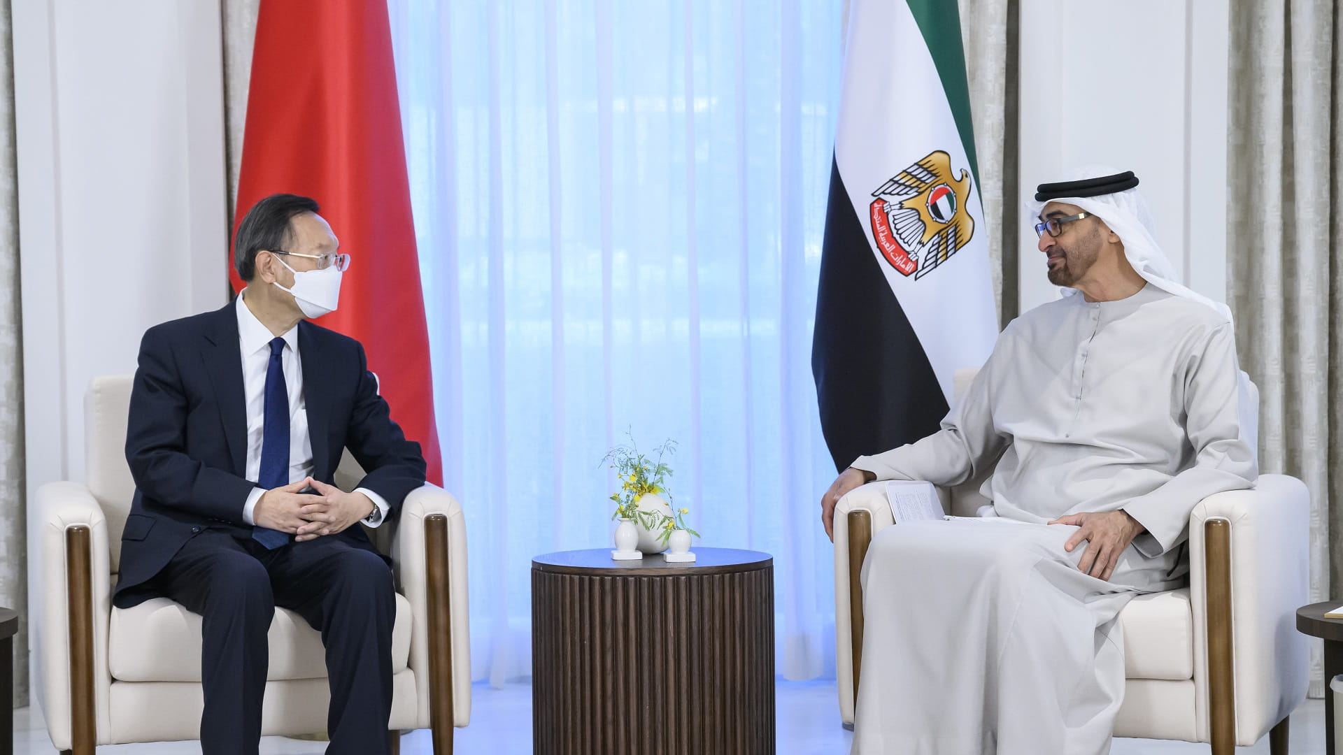 صورة بعنوان: رئيس الدولة يستقبل المبعوث الخاص للرئيس الصيني 