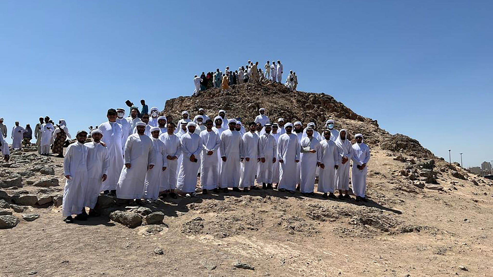 صورة بعنوان: بعثة الحج الرسمية لدبي تزور الأماكن المقدسة في المدينة المنورة 