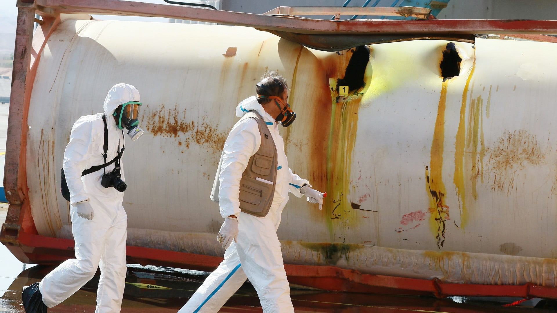 صورة بعنوان: الأردن يعزل مسؤولين بميناء العقبة بعد تسرب غاز الكلور 