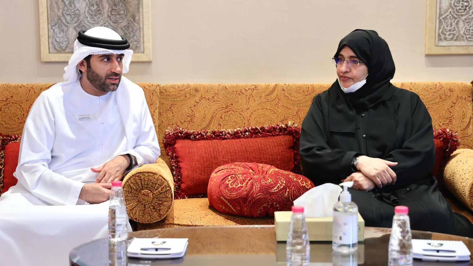 صورة بعنوان: وفد من "شؤون الضواحي" يزور المجلس الأعلى لشؤون الأسرة في الشارقة 