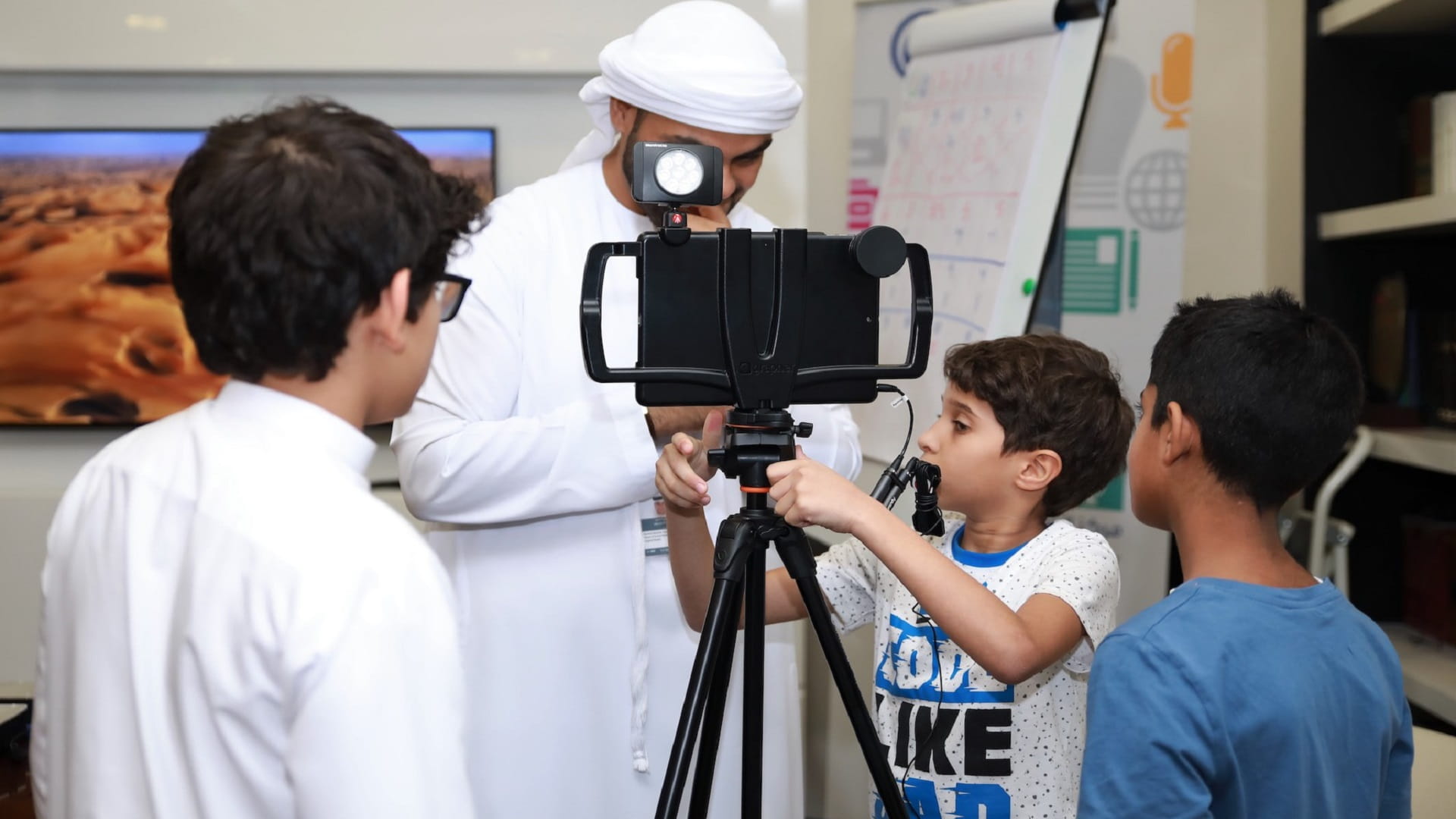 صورة بعنوان: "الشارقة للتدريب الإعلامي" يفتح التسجيل لبرنامج إعلامي المستقبل  