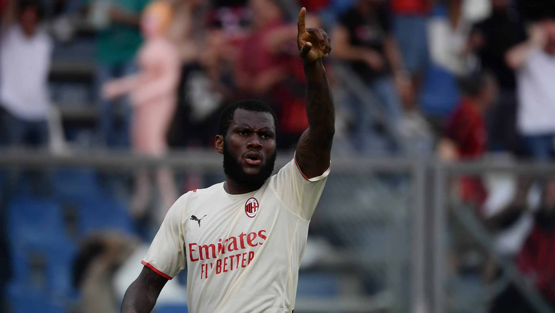 صورة بعنوان: نادي برشلونة الإسباني يتعاقد مع فرانك كيسي  