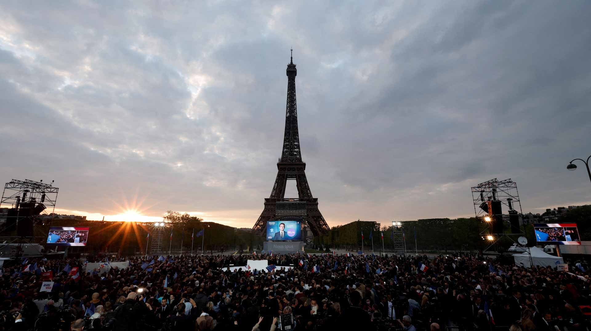 صورة بعنوان: تقارير تكشف مشكلة "خطيرة" في برج إيفل.. حالة سيئة وصدأ  