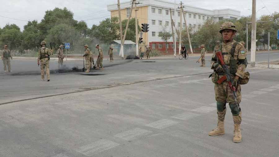 صورة بعنوان: أوزبكستان تعلن مقتل 18 وإصابة 243 في اضطرابات قرقل باغستان 